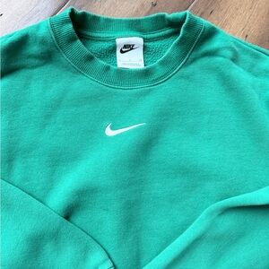 Nike Women's Green Sweatshirt